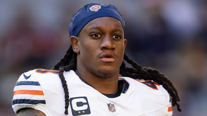 Nov 3, 2024; Glendale, Arizona, USA; Chicago Bears linebacker Tremaine Edmunds (49) against the Arizona Cardinals at State Farm Stadium. Mandatory Credit: Mark J. Rebilas-Imagn Images