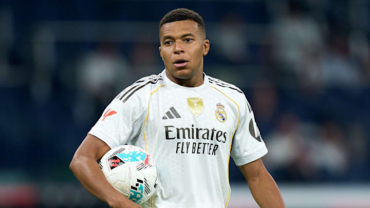 Kylian Mbappé est titulaire avec le Real Madrid pour défier Oviedo. 