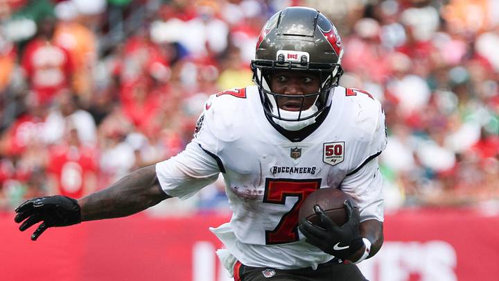 Sep 28, 2025; Tampa, Florida, USA; Tampa Bay Buccaneers running back Bucky Irving (7) runs the ball during the first quarter against the Philadelphia Eagles at Raymond James Stadium. Mandatory Credit: Nathan Ray Seebeck-Imagn Images Sep 28, 2025; Tampa, Florida, USA; Tampa Bay Buccaneers running back Bucky Irving (7) runs the ball during the first quarter against the Philadelphia Eagles at Raymond James Stadium. Mandatory Credit: Nathan Ray Seebeck-Imagn Images
