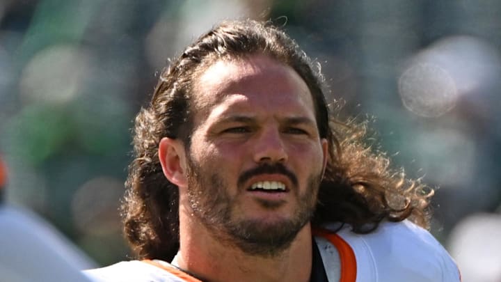 Oct 5, 2025; Philadelphia, Pennsylvania, USA; Denver Broncos linebacker Alex Singleton (49) during warmups against the Philadelphia Eagles at Lincoln Financial Field. Mandatory Credit: Eric Hartline-Imagn Images Oct 5, 2025; Philadelphia, Pennsylvania, USA; Denver Broncos linebacker Alex Singleton (49) during warmups against the Philadelphia Eagles at Lincoln Financial Field. Mandatory Credit: Eric Hartline-Imagn Images
