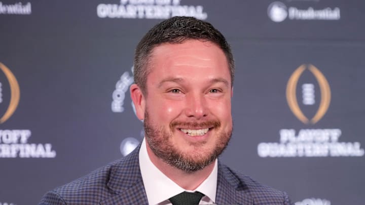 Dec 31, 2024; Los Angeles, California, USA; Oregon Ducks head coach Dan Lanning during the Rose Bowl head coaches press conference at Sheraton Grand LA. Mandatory Credit: Kirby Lee-Imagn Images Dec 31, 2024; Los Angeles, California, USA; Oregon Ducks head coach Dan Lanning during the Rose Bowl head coaches press conference at Sheraton Grand LA. Mandatory Credit: Kirby Lee-Imagn Images