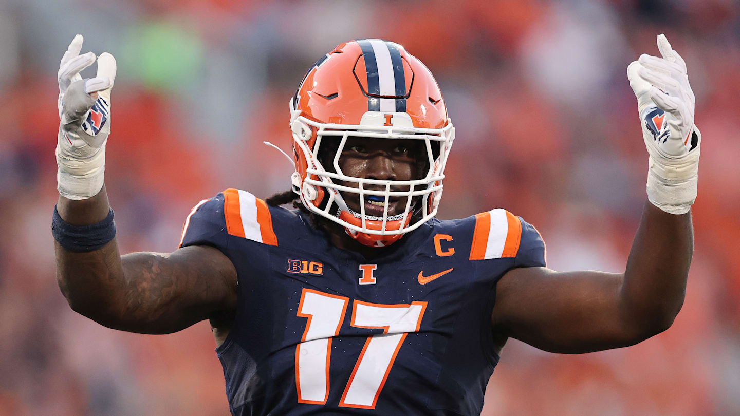 Patriots fans will go crazy over 'champion wrestler' Gabe Jacas