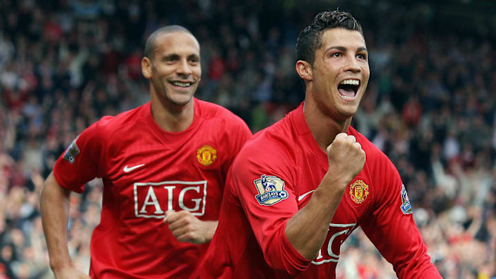 Manchester United's home kit from 2007-2009 was iconic.