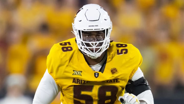 Arizona State Sun Devils offensive lineman Max Iheanachor (58)