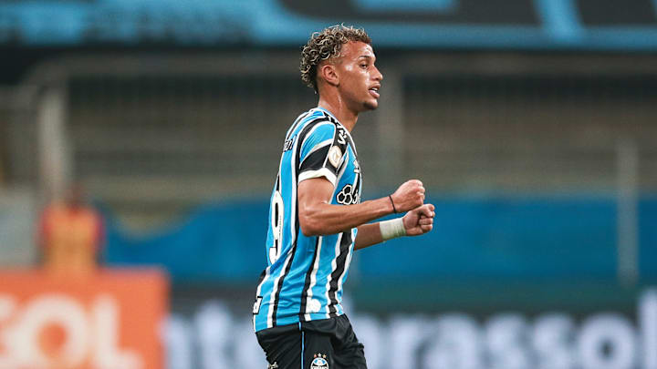 Atleta tem 23 anos e é titular absoluto da equipe gaúcha