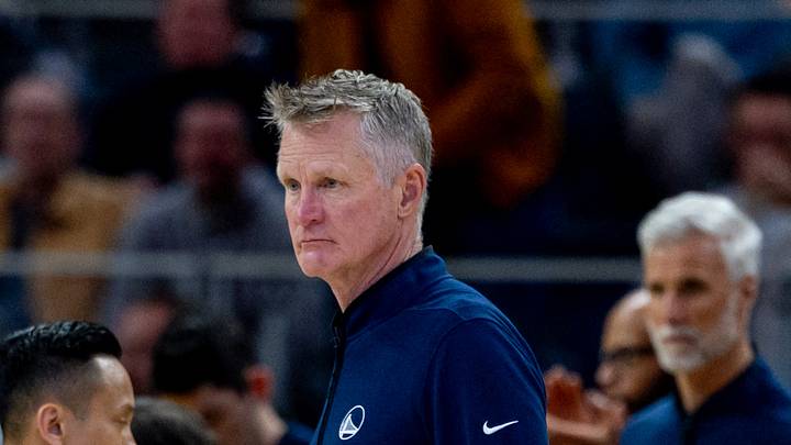 San Francisco, California, USA; Golden State Warriors head coach Steve Kerr calls a time out during the third quarter against the Chicago Bulls at Chase Center. Mandatory Credit: Bob Kupbens-Imagn Images San Francisco, California, USA; Golden State Warriors head coach Steve Kerr calls a time out during the third quarter against the Chicago Bulls at Chase Center. Mandatory Credit: Bob Kupbens-Imagn Images