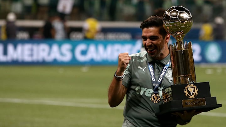 O treinador vai em busca de mais um troféu pelo Verdão