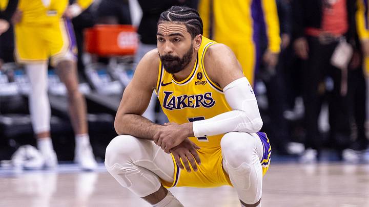 Los Angeles Lakers guard Gabe Vincent (7) reacts (Mandatory Credit: Stephen Lew-Imagn Images)