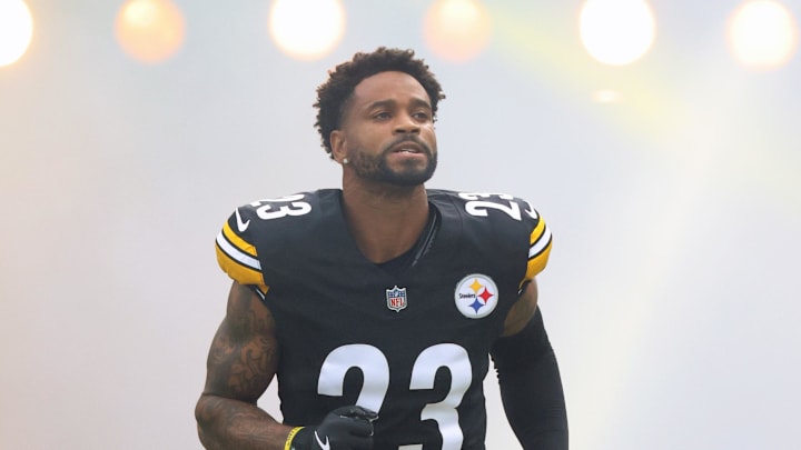 Nov 2, 2025; Pittsburgh, Pennsylvania, USA; Pittsburgh Steelers cornerback Darius Slay (23) reacts as he takes the field against the Indianapolis Colts at Acrisure Stadium. Mandatory Credit: Charles LeClaire-Imagn Images Nov 2, 2025; Pittsburgh, Pennsylvania, USA; Pittsburgh Steelers cornerback Darius Slay (23) reacts as he takes the field against the Indianapolis Colts at Acrisure Stadium. Mandatory Credit: Charles LeClaire-Imagn Images