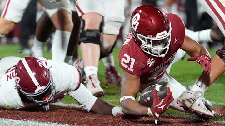 Oklahoma running back Xavier Robinson