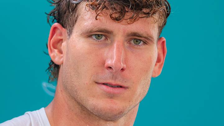 Miami Dolphins tight end Ben Sims Miami Dolphins tight end Ben Sims