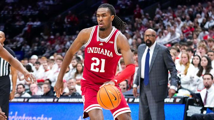 Indiana Hoosiers forward Mackenzie Mgbako (21) dribbles the ball against the Ohio State Buckeyes in the second half at Value City Arena on Friday, Jan. 17, 2025 in Columbus, Ohio.