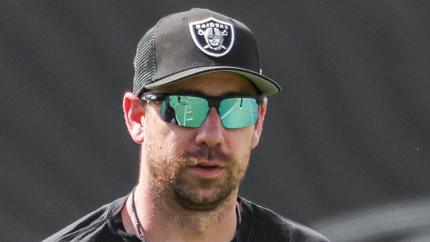 Raiders Minicamp: 3 Young Offensive Standouts Turning Heads