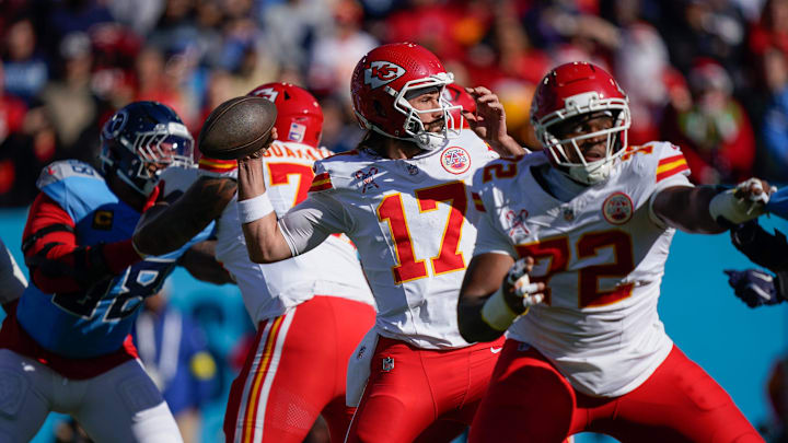 Kansas City Chiefs quarterback Gardner Minshew (17) passes during the first quarter against the Tennessee Titans at Nissan Stadium in Nashville, Tenn., Sunday, Dec. 21, 2025.