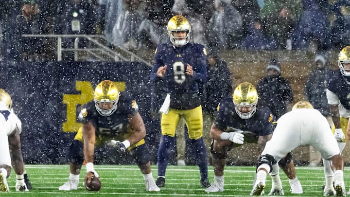 Nov 8, 2025; South Bend, Indiana, USA; Notre Dame Fighting Irish quarterback Kenny Minchey (8) entered the transfer portal and is drawing interest from the Wisconsin Badgers.