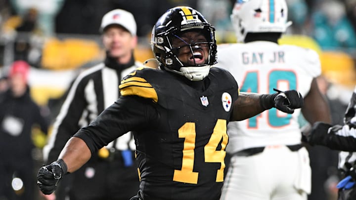 Dec 15, 2025; Pittsburgh, Pennsylvania, USA; Pittsburgh Steelers running back Kenneth Gainwell (14) celebrates a touchdown scored by tight end Connor Heyward (83) in the second quarter against the Miami Dolphins at Acrisure Stadium. Mandatory Credit: Barry Reeger-Imagn Images Dec 15, 2025; Pittsburgh, Pennsylvania, USA; Pittsburgh Steelers running back Kenneth Gainwell (14) celebrates a touchdown scored by tight end Connor Heyward (83) in the second quarter against the Miami Dolphins at Acrisure Stadium. Mandatory Credit: Barry Reeger-Imagn Images