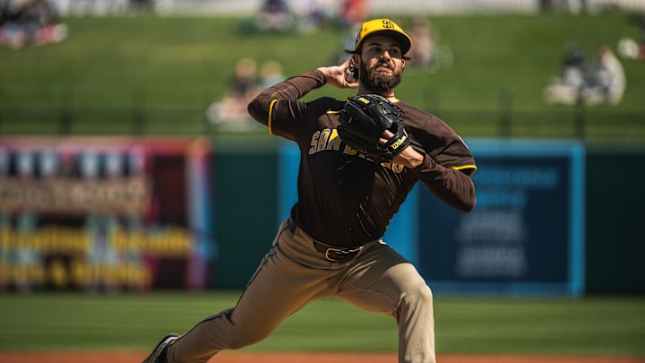 Cease trabaja con los Padres en el Spring Training