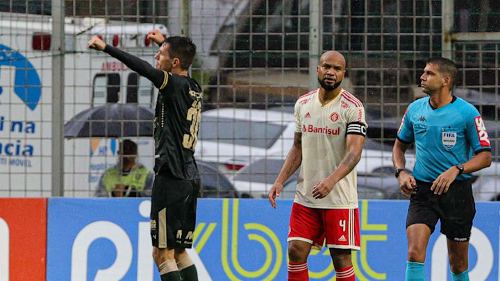 Coelho ganhou por 1 a 0 em jogo que teve até pênalti desperdiçado