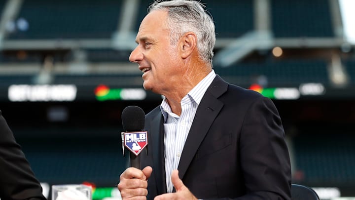 MLB planea mantener la regla del corredor fantasma