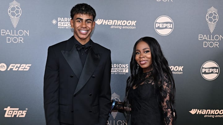 Lamine Yamal y su madre Sheila Ebana, que lo dio a luz cuando tenía sólo 16 años 