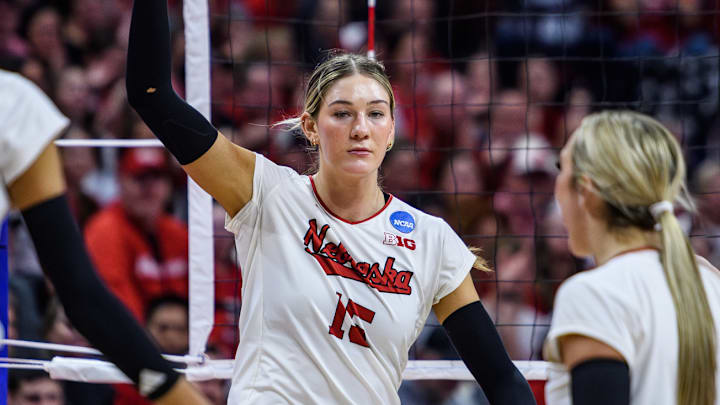 Andi Jackson celebrates a solo block.