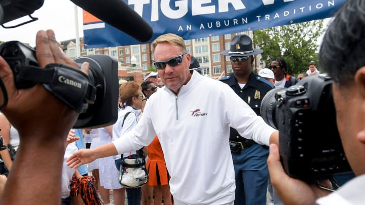 Auburn Tigers head coach Hugh Freeze takes is going big game hunting and he has help from running back commitment Alvin Henderson. Auburn Tigers head coach Hugh Freeze takes is going big game hunting and he has help from running back commitment Alvin Henderson.