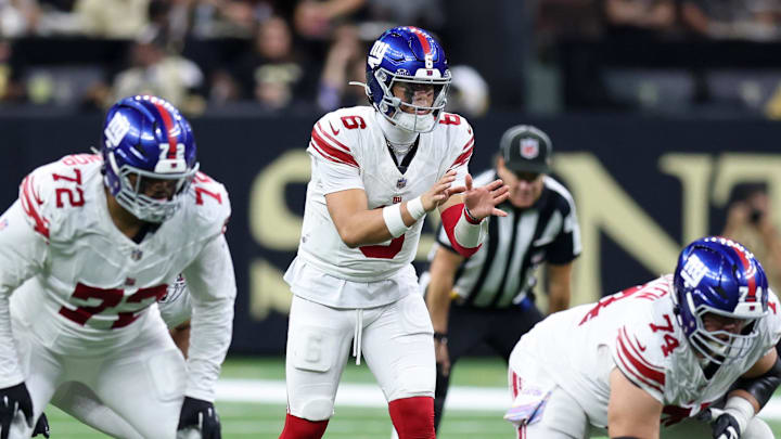 Oct 5, 2025; New Orleans, Louisiana, USA; New York Giants quarterback Jaxson Dart (6) prepares for the snap against the New Orleans Saints during the second half at Caesars Superdome. Oct 5, 2025; New Orleans, Louisiana, USA; New York Giants quarterback Jaxson Dart (6) prepares for the snap against the New Orleans Saints during the second half at Caesars Superdome.