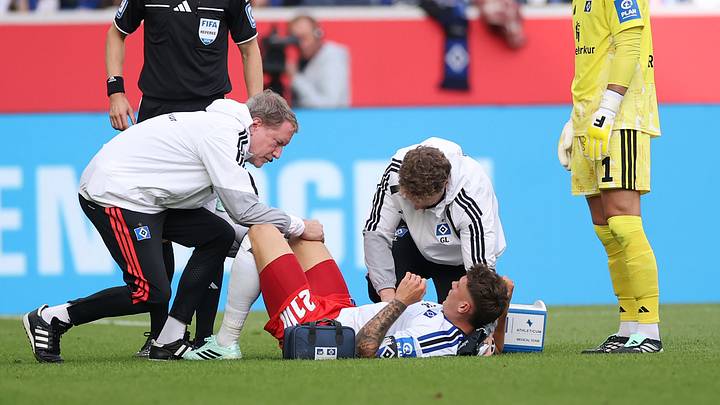 HSV-Kapitän Nicolai Remberg verletzt am Boden HSV-Kapitän Nicolai Remberg verletzt am Boden