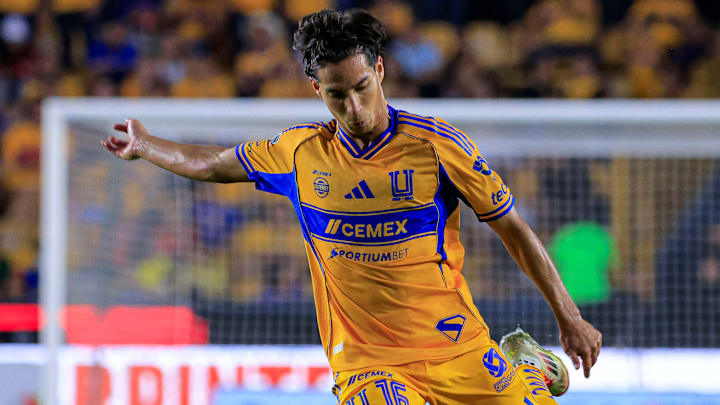 Diego Laínez le está dando la ventaja a Tigres en la Leagues Cup