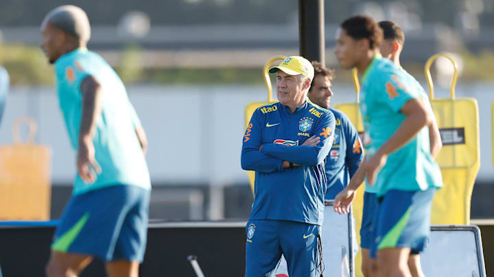 CT do Corinthians recebeu primeiro treino de Carlo Ancelotti na seleção