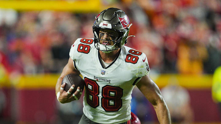 Nov 4, 2024; Kansas City, Missouri, USA; Tampa Bay Buccaneers tight end Cade Otton (88) is tackled by Kansas City Chiefs defensive tackle Tershawn Wharton (98) during the second half at GEHA Field at Arrowhead Stadium. Mandatory Credit: Jay Biggerstaff-Imagn Images Nov 4, 2024; Kansas City, Missouri, USA; Tampa Bay Buccaneers tight end Cade Otton (88) is tackled by Kansas City Chiefs defensive tackle Tershawn Wharton (98) during the second half at GEHA Field at Arrowhead Stadium. Mandatory Credit: Jay Biggerstaff-Imagn Images
