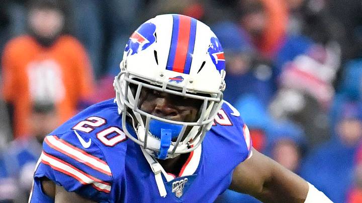 Nov 24, 2019; Orchard Park, NY, USA; Buffalo Bills running back Frank Gore (20) runs with the ball against the Denver Broncos in the fourth quarter at New Era Field. Mandatory Credit: Mark Konezny-USA TODAY Sports Nov 24, 2019; Orchard Park, NY, USA; Buffalo Bills running back Frank Gore (20) runs with the ball against the Denver Broncos in the fourth quarter at New Era Field. Mandatory Credit: Mark Konezny-USA TODAY Sports