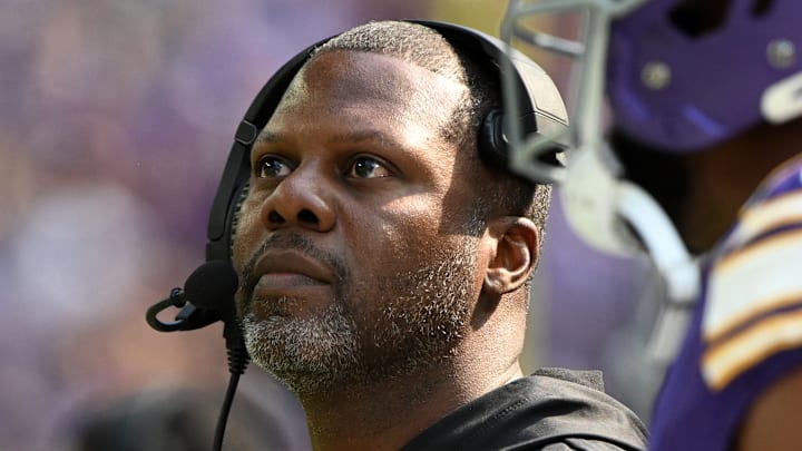 Washington Commanders defensive coordinator Daronte Jones