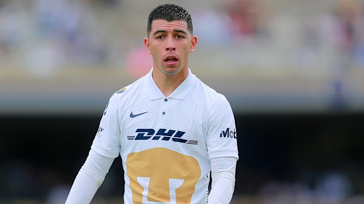 Erik Lira dejaría a Pumas para ponerse la casaca de Cruz Azul. Erik Lira dejaría a Pumas para ponerse la casaca de Cruz Azul.