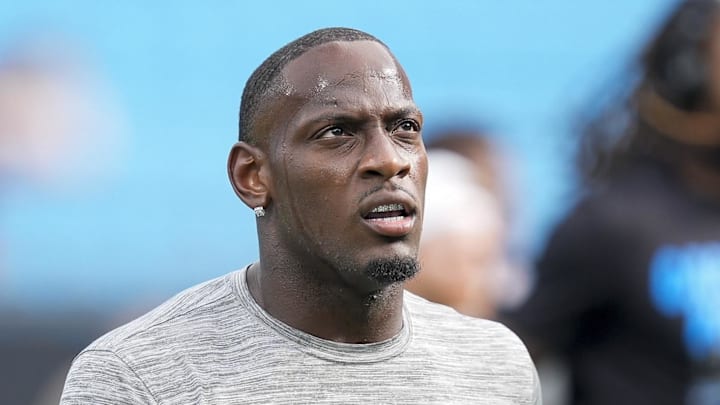 Carolina Panthers outside linebacker Nic Scourton