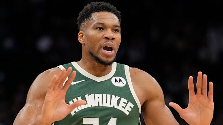 Sacramento Kings v Milwaukee Bucks Sacramento Kings v Milwaukee Bucks