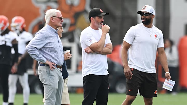 Jun 12, 2025; Berea, OH, USA; Cleveland Browns head coach Kevin Stefanski, middle, and managing and principal partner Dee Haslam, middle left, and managing and principal partner Jimmy Haslam, left, and executive vice president, football operations and general manager Andrew Berry watch practice during mini camp at CrossCountry Mortgage Campus. Mandatory Credit: Ken Blaze-Imagn Images