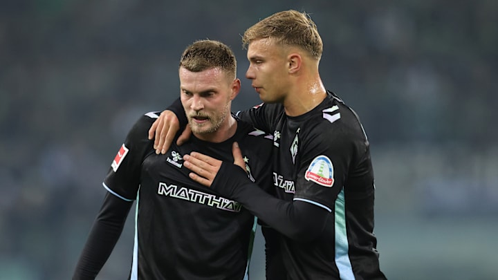 Keke Topp (re.) mit Marvin Ducksch Keke Topp (re.) mit Marvin Ducksch