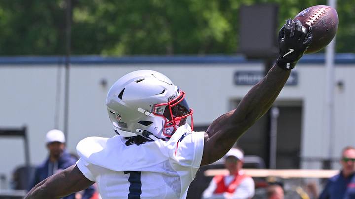 Jun 2, 2026; Foxborough, MA, USA; New England Patriots wide receiver A.J. Brown (1) reaches out for the ball during the team's OTA at Gillette Stadium. Mandatory Credit: Eric Canha-Imagn Images Jun 2, 2026; Foxborough, MA, USA; New England Patriots wide receiver A.J. Brown (1) reaches out for the ball during the team's OTA at Gillette Stadium. Mandatory Credit: Eric Canha-Imagn Images