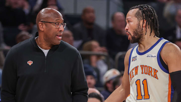 Dec 7, 2025; New York, New York, USA;  New York Knicks head coach Mike Brown talks wth guard Jalen Brunson (11) in the fourth quarter  against the Orlando Magic at Madison Square Garden.