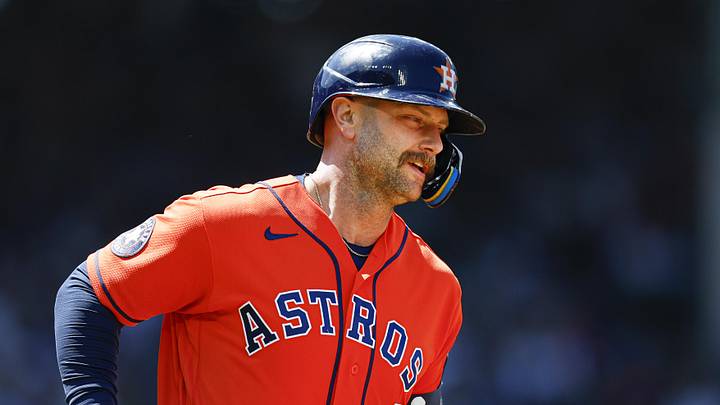 May 24, 2026; Chicago, Illinois, USA; Houston Astros first baseman Christian Walker (8) rounds the bases after hitting a three-run home run against the Chicago Cubs during the fifth inning at Wrigley Field. Mandatory Credit: Kamil Krzaczynski-Imagn Images