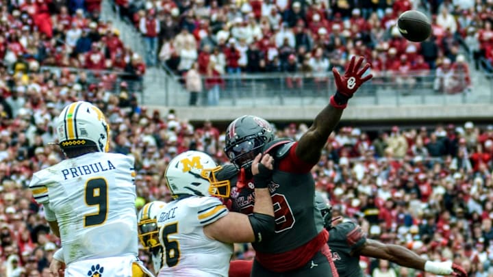 Oklahoma defensive lineman Markus Strong Oklahoma defensive lineman Markus Strong