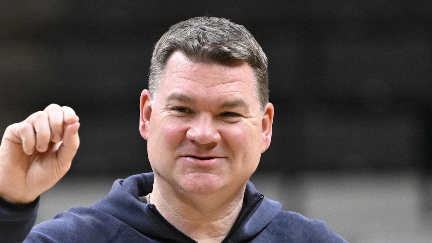 Why Tommy Lloyd Staying at Arizona Makes Sense