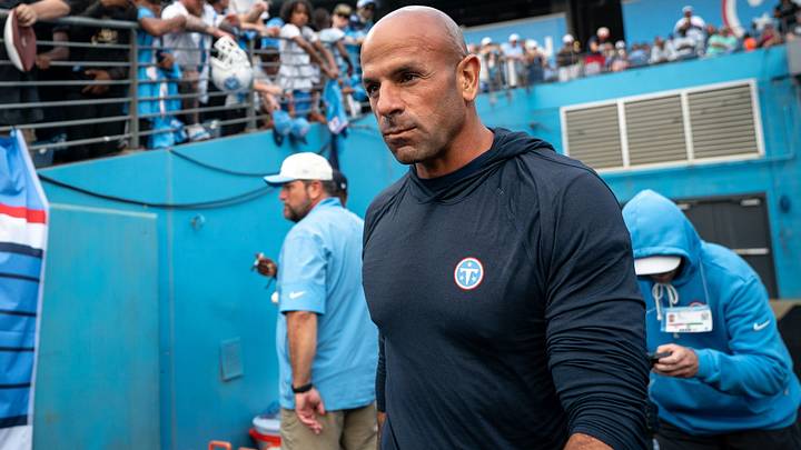 Tennessee Titans coach Robert Saleh heads to the field during the Blue and White Stadium Scrimmage at Nissan Stadium in Nashville, Tenn., Friday, Aug. 7, 2026. Tennessee Titans coach Robert Saleh heads to the field during the Blue and White Stadium Scrimmage at Nissan Stadium in Nashville, Tenn., Friday, Aug. 7, 2026.