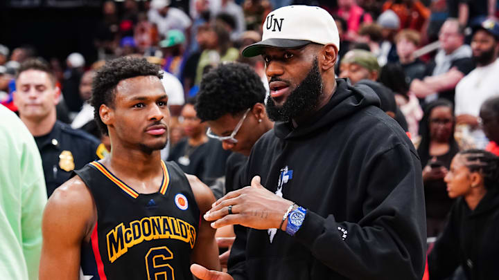 Bronny y LeBron James podrían jugar juntos en la NBA con los Lakers