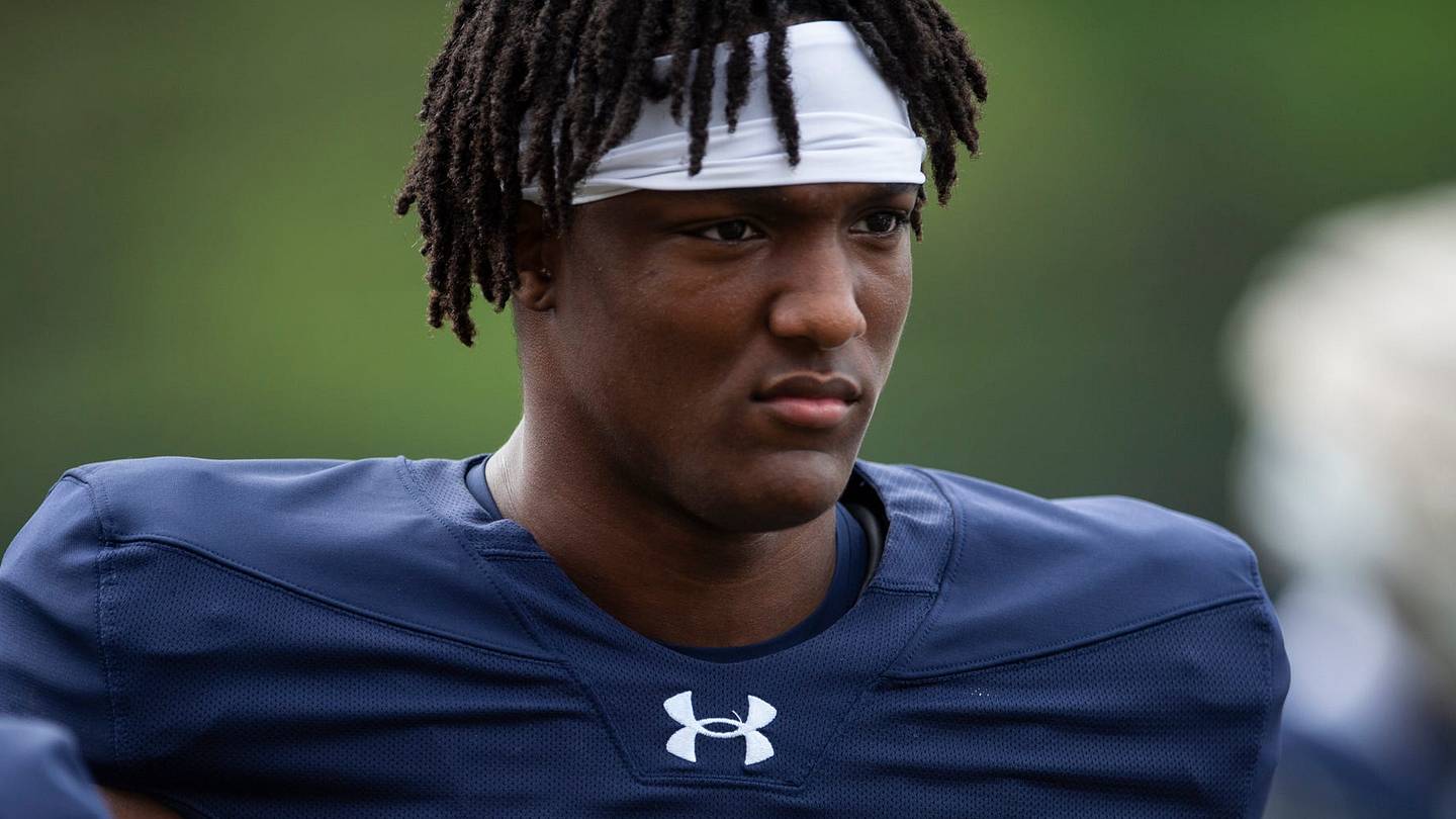 Texas WR Cam Coleman Turns Heads With One-Handed TD Catch at Fall Camp
