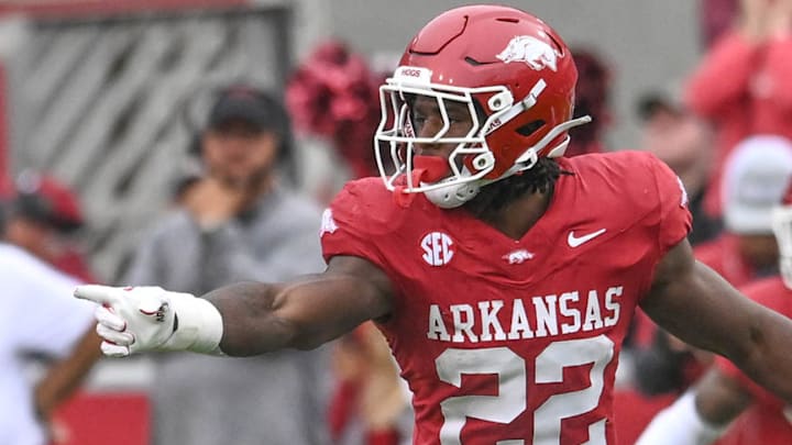 Arkansas Razorbacks linebacker brad Spence in a game against the Ole Miss Rebels at Razorback Stadium in Fayetteville, Ark.
