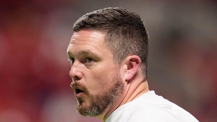 Oregon head coach Dan Lanning takes the field as the Oregon Ducks face the Indiana Hoosiers in the Peach Bowl on Jan. 9, 2026, at Mercedes-Benz Stadium in Atlanta, Georgia.