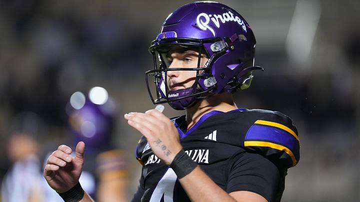 Oct 16, 2025; Greenville, North Carolina, USA; East Carolina Pirates quarterback Katin Houser (4) react against the Tulsa Golden Hurricane during the first half at Dowdy-Ficklen Stadium. Mandatory Credit: James Guillory-Imagn Images Oct 16, 2025; Greenville, North Carolina, USA; East Carolina Pirates quarterback Katin Houser (4) react against the Tulsa Golden Hurricane during the first half at Dowdy-Ficklen Stadium. Mandatory Credit: James Guillory-Imagn Images