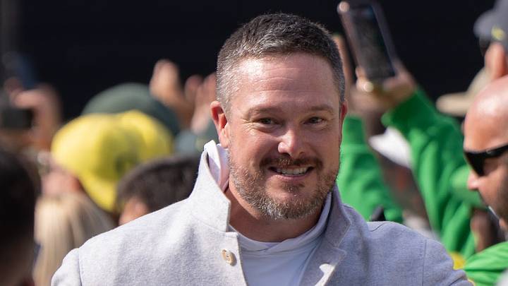 Oregon Ducks coach Dan Lanning